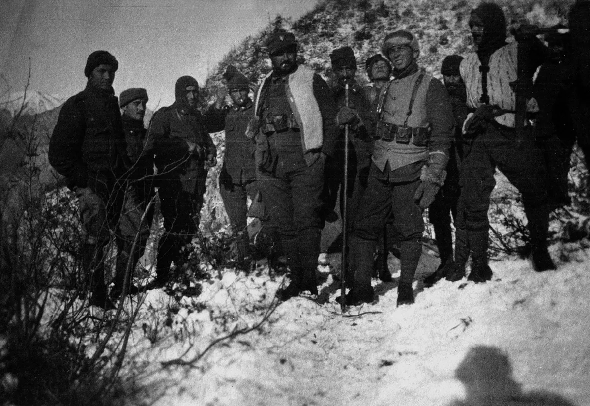 Футуристи-добровольці з Ломбардійського велосипедного батальйону.